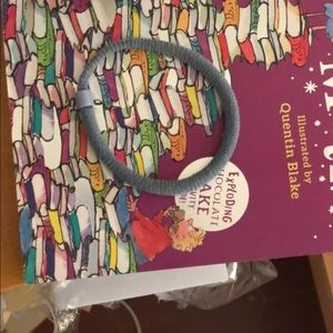 Francesca’s hair tie